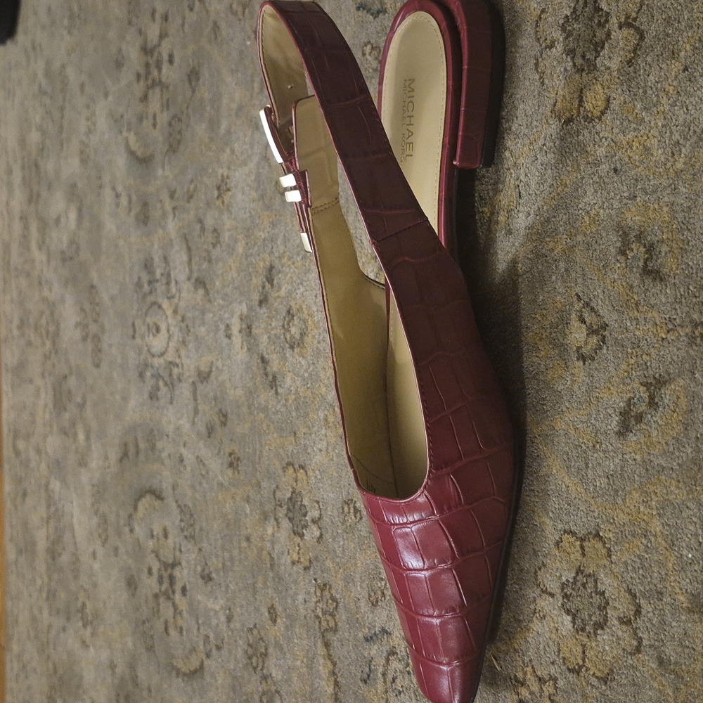 Michael Kors Burgundy Croc-Embossed Heels - Picture 4 of 7